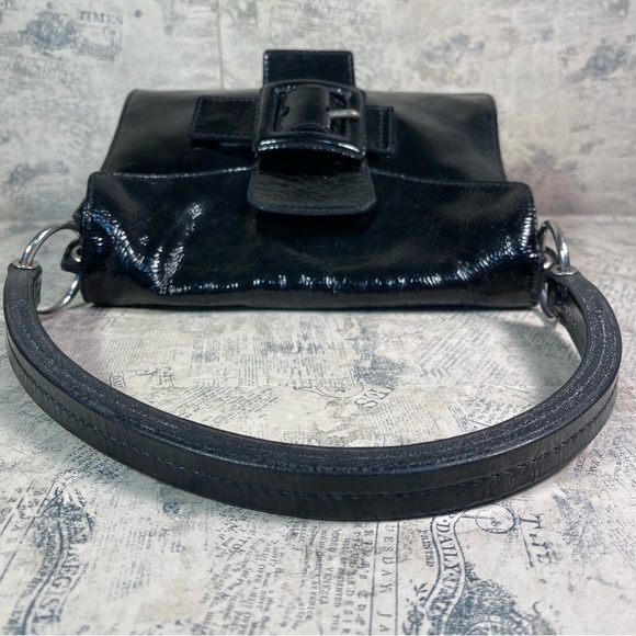 Miu Miu patent leather shoulder bag - Picture 7 of 16